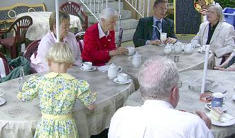 Grofamilie Kippenberg traf sich zum Kirchenfest