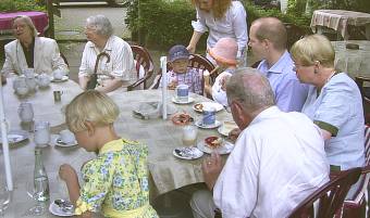 Grofamilie Kippenberg traf sich zum Kirchenfest